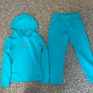 Kids Jordan sweatsuit
